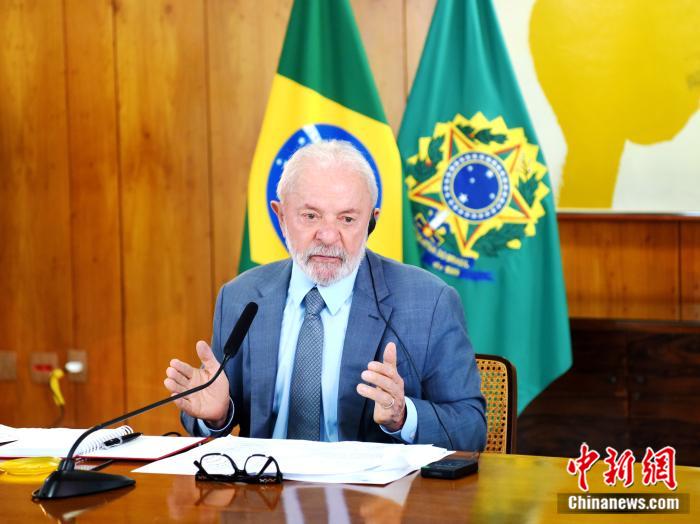 当地时间5月5日，巴西总统卢拉在首都巴西利亚接受采访。 中新社记者 林春茵 摄